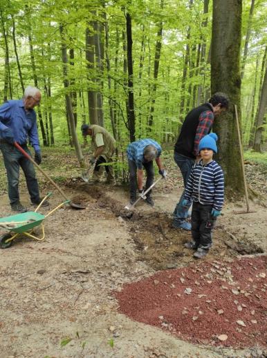 Weg Wöpplingsberg zur Burg Landeck wird ausgebessert