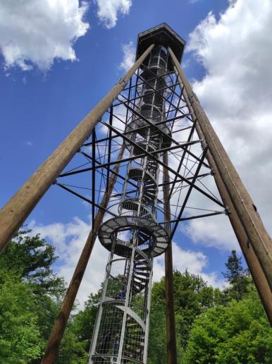 Eichbergturm von der Seite