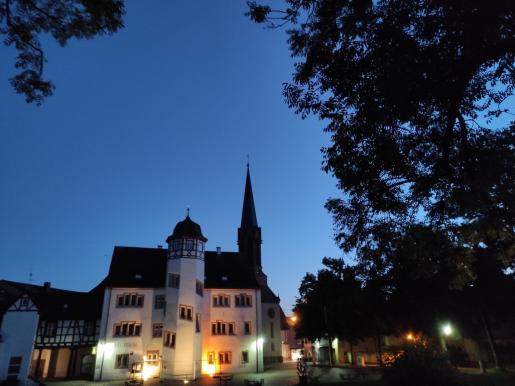 altes Schloss im Abendlicht